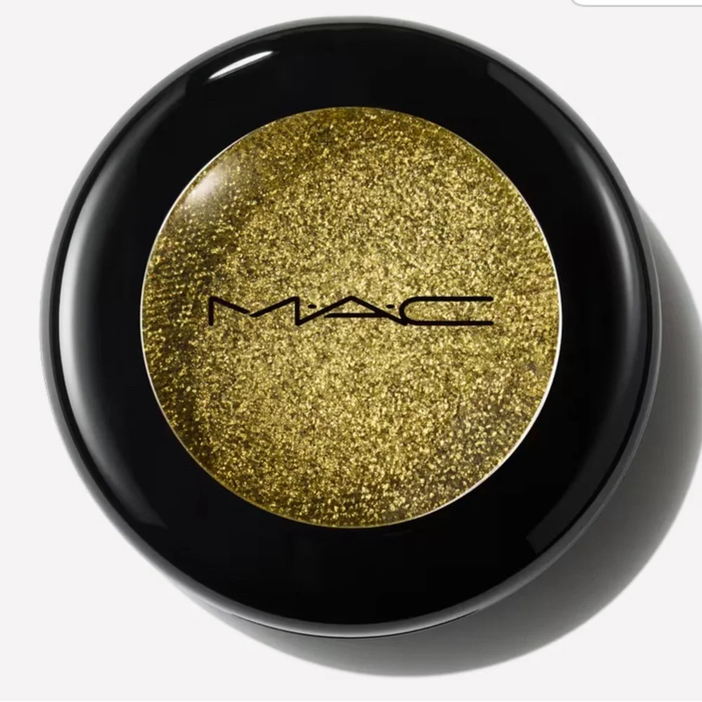 Mac Cosmetics Dazzel Shadow Extreme in Joie de Glitz